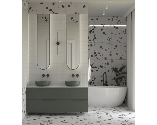 Modernes Badezimmer mit Doppelwaschtisch, Spiegeln und Badewanne.