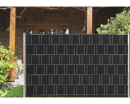 Clôture de jardin avec des bandes d''intimité pour plus d''intimité