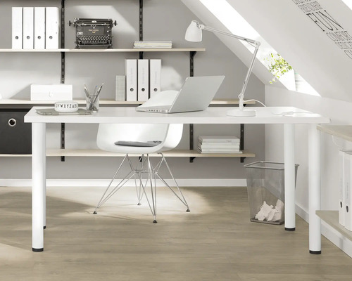 Bureau avec bureau blanc, étagère et fournitures de bureau