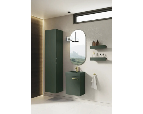 Salle de bains moderne avec meuble sous-lavabo, armoire de toilette, miroir et étagères