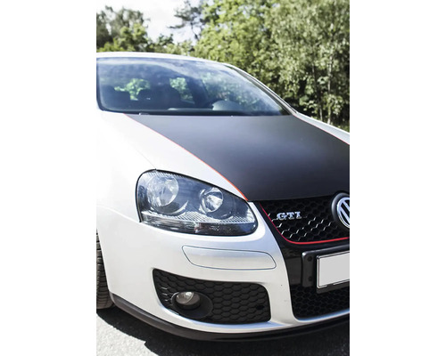 Frontansicht eines Volkswagen GTI mit modifizierter Motorhaube