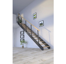 Escalier avec marches en bois, garde-corps en métal et câbles en acier dans une pièce lumineuse