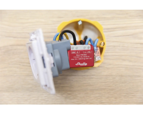 Shelly 1PM Mini Smart Home Relais in Unterputzdose installiert