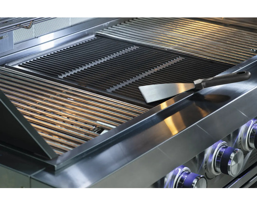Edelstahlgrill mit Grillrost und Grillwender