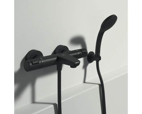 Schwarze Aufputz-Badewannenarmatur mit Handbrausegarnitur