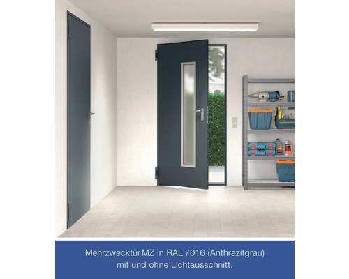Mehrzwecktür mit und ohne Lichtausschnitt in einer Garage