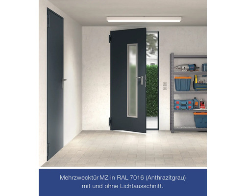 Mehrzwecktüren in einem hellen Raum, eine mit Lichtausschnitt