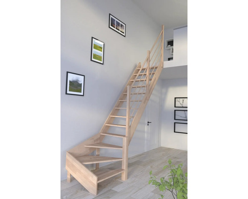 Holztreppe mit Geländer in einem Wohnraum