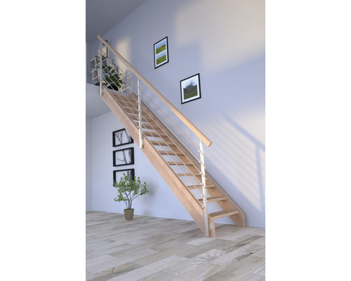 Holztreppe mit Edelstahlgeländer in einem hellen Raum