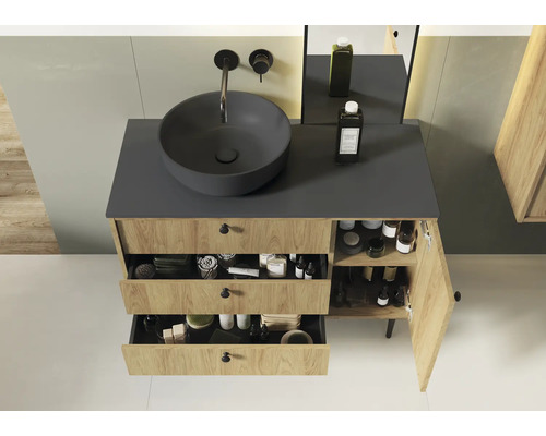 Modernes Badezimmer mit Waschtischunterschrank, Aufsatzwaschbecken, Schubladen und Fächern zur Aufbewahrung