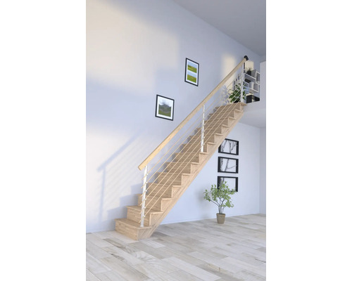 Helle Holztreppe mit Edelstahlgeländer in einem modernen Wohnraum.