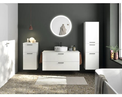 Modernes Badezimmer mit Waschtisch, Spiegelschrank und Hochschrank in Weiß