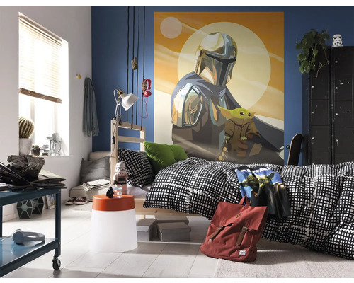 Chambre de jeune avec lit, bureau et décoration Star Wars