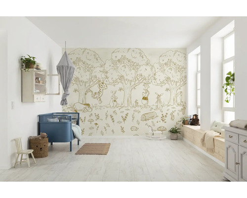 Chambre d''enfant avec papier peint Winnie l''ourson, lit à barreaux et parquet