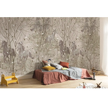 Chambre d''enfant avec papier peint à motif de chevaux et d''arbres