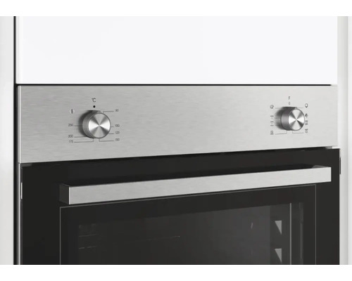 Nahaufnahme eines Ofens mit Drehknöpfen und Griff