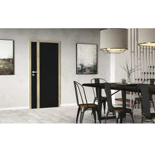 Modernes Esszimmer mit schwarzer Innentür mit Holzrahmen