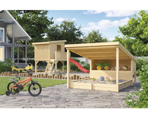 Scène avec aire de jeux, cabane de jeux, bac à sable avec toit et toboggan rouge