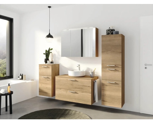 Modernes Badezimmer mit Waschtisch, Spiegelschrank und Hochschrank in Holzoptik