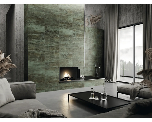 Salon moderne avec mur carrelé, cheminée et mobilier minimaliste