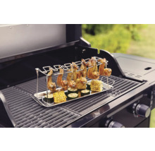 Grill mat Pouletflügelen a Geméis am Halter