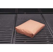 Paket auf einem Grillrost