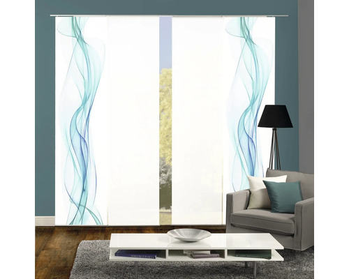 Écharpes décoratives avec motif de vagues bleues dans le salon.