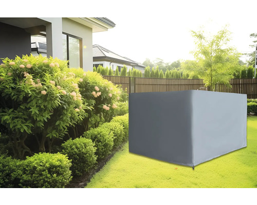 Housse de protection grise pour mobilier de jardin sur pelouse