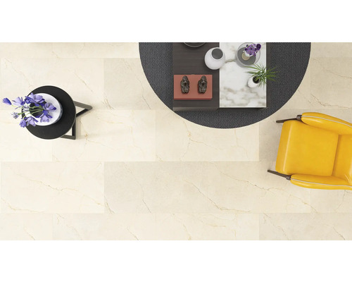 Sol clair avec aspect marbré, décoré d''une table et d''une chaise en vue plongeante