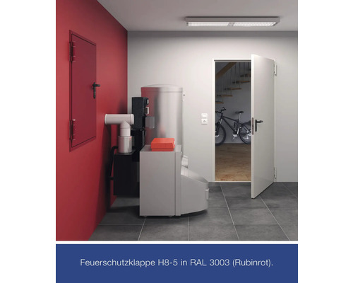 Kellerraum mit Heizungsanlage und roter Brandschutzklappe