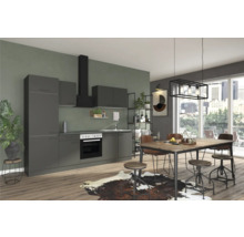 Cuisine moderne avec table à manger et chaises dans une pièce lumineuse