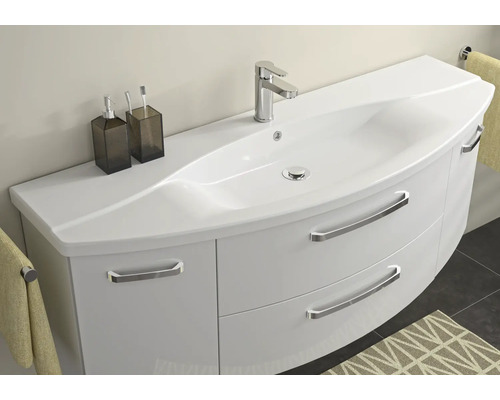 Meuble-lavabo avec lavabo, robinet et espace de rangement dans la salle de bain