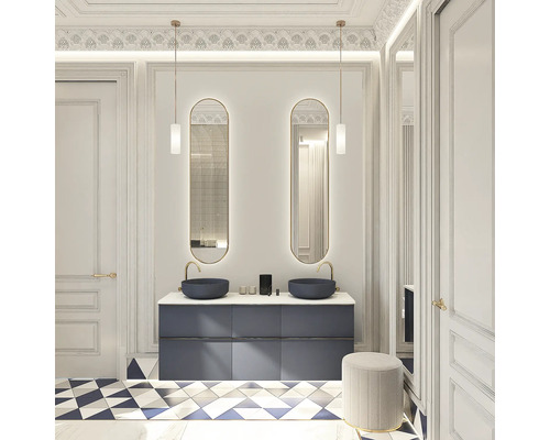 Salle de bains avec double vasque, miroirs et carrelage géométrique