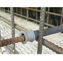 Espaceur d''armature avec acier d''armature en utilisation.