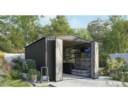 Abri de jardin avec portes ouvertes et outils de jardin