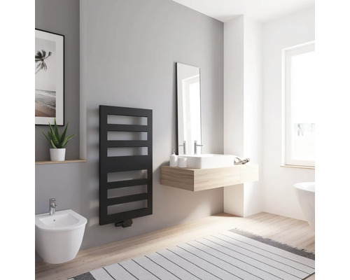 Radiateur design SCHULTE Münster 1143 x 605 mm noir mat avec raccordement au centre Salle de bains moderne avec radiateur noir, lavabo et bidet