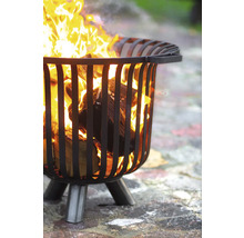 Feuerkorb mit brennendem Holz