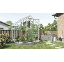 Serre de jardin avec plantes et légumes