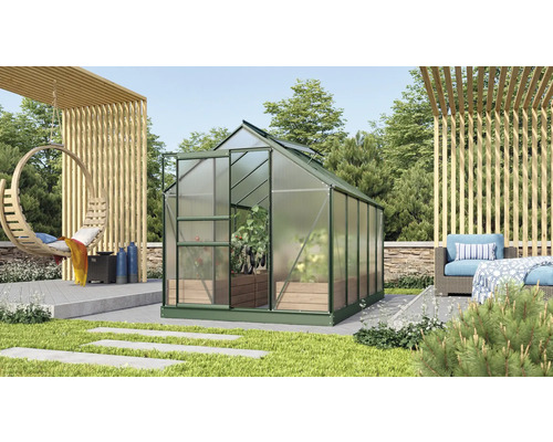 Serre de jardin avec panier suspendu et coin salon