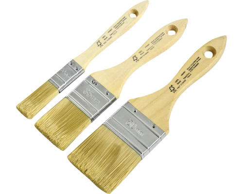 Lot de trois pinceaux plats à manche en bois de différentes largeurs