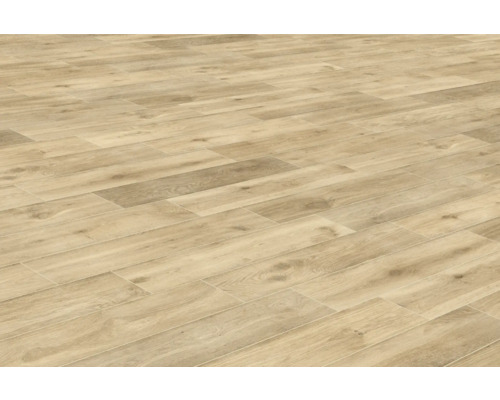 Verlegter Bodenbelag in Holzoptik