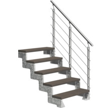 Treppe mit Metallgeländer und Holzstufen