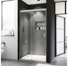 Cabine de douche avec pomme de douche et douchette dans une salle de bains aux murs gris