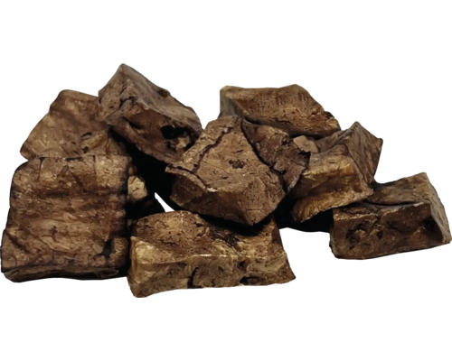 Pile de morceaux de nourriture sèche bruns