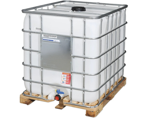 Wassertank mit Gitterkäfig auf Palette