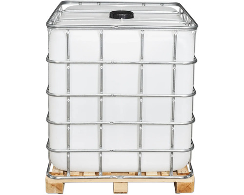 Wassertank mit Gitterbox auf Palette