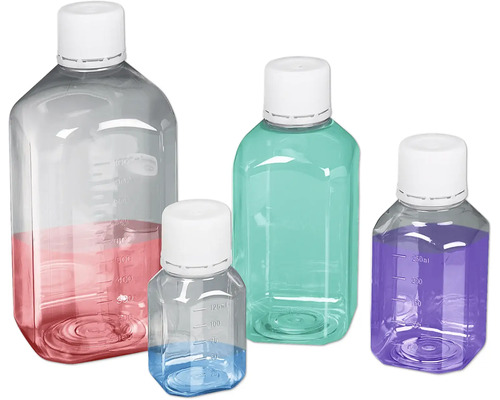 Bouteilles graduées en plastique de différentes couleurs