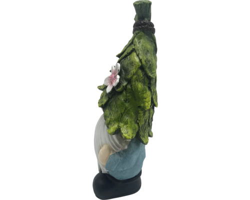 Gartenzwerg mit Blättern und Blüten als Dekoration für den Aussenbereich