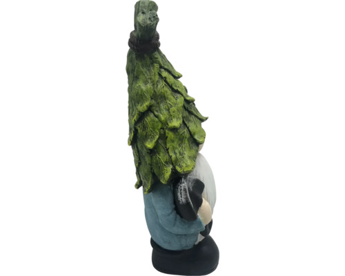 Gartenzwerg mit Blätterhut als Dekoration für den Garten