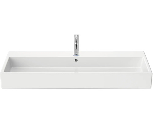 Keramikwaschtisch mit Armatur